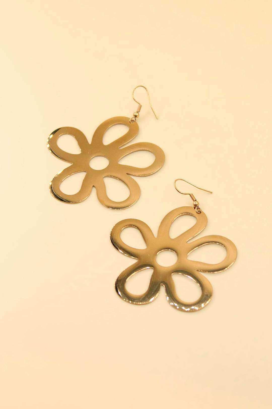 Grossiste MAISON OKAMI - Boucles d'oreilles fleur acier inoxydable