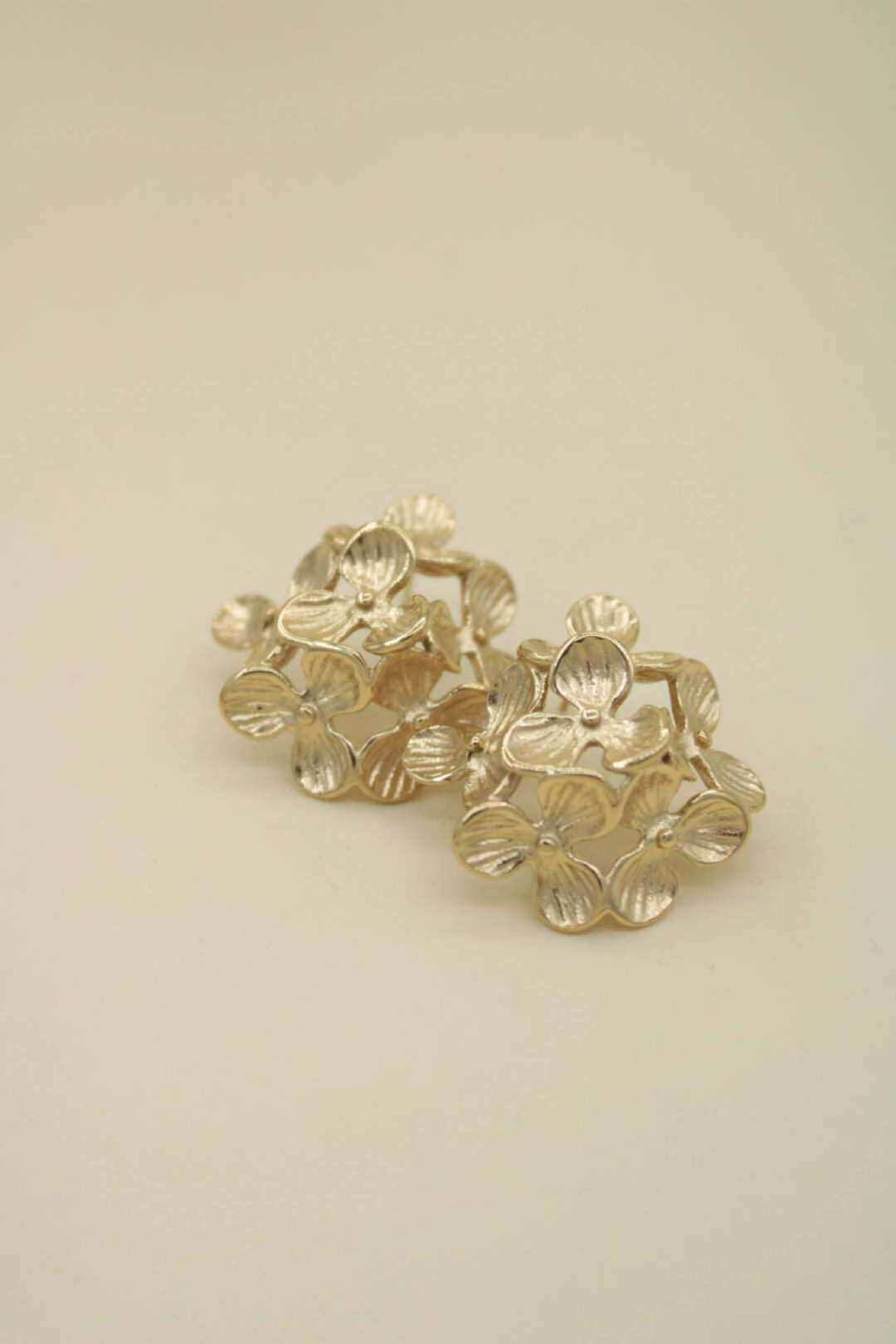 Wholesaler MAISON OKAMI - Floral stainless steel earrings