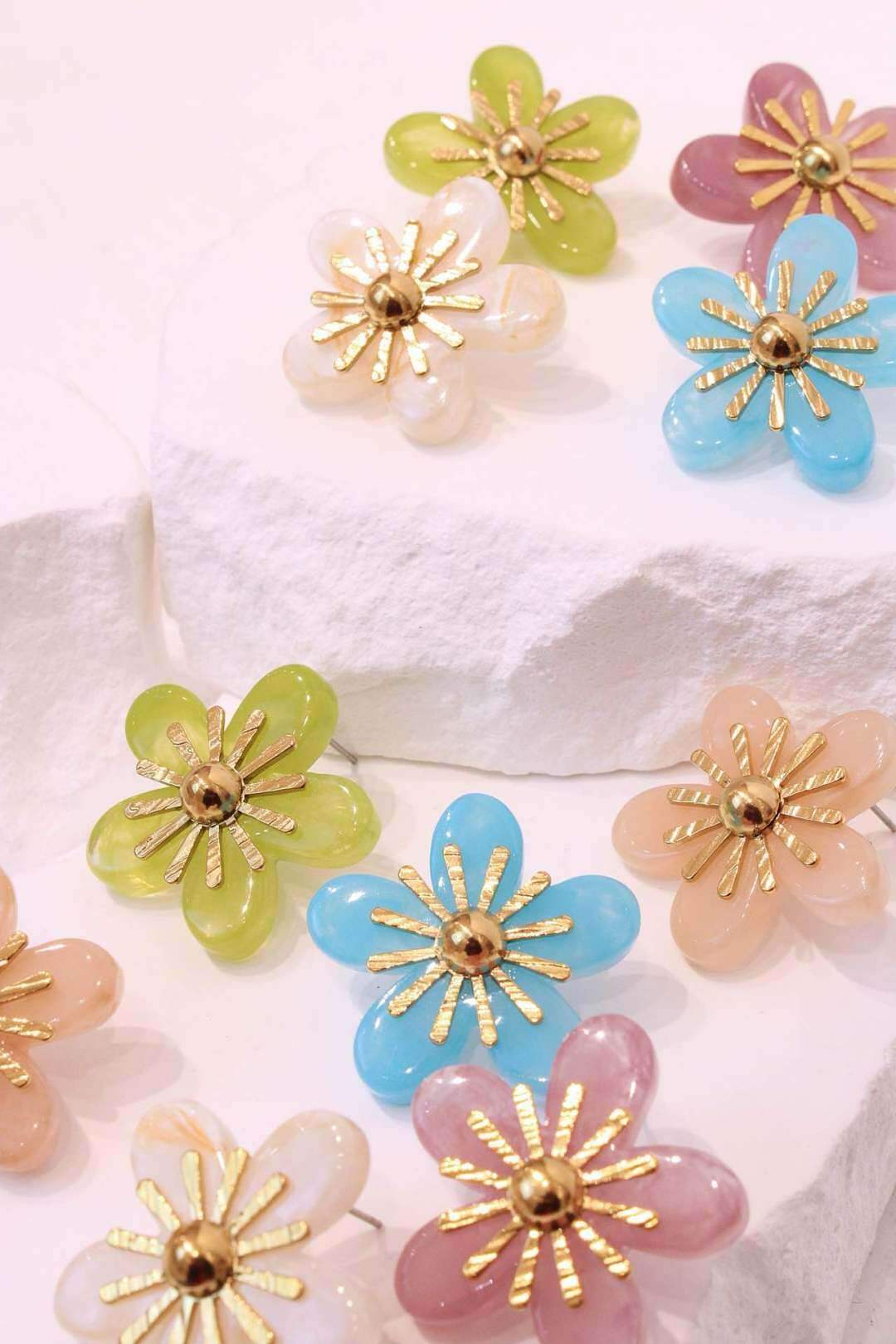 Wholesaler MAISON OKAMI - Stainless steel flower earring with sparkling design