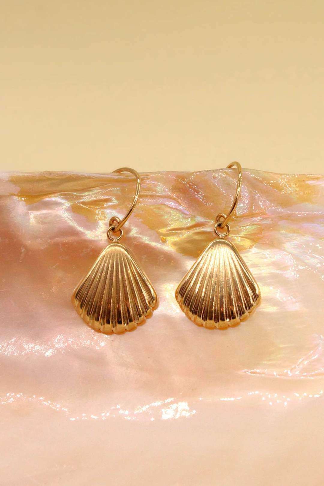 Grossiste MAISON OKAMI - Boucles d'oreilles coquillage acier inoxydable