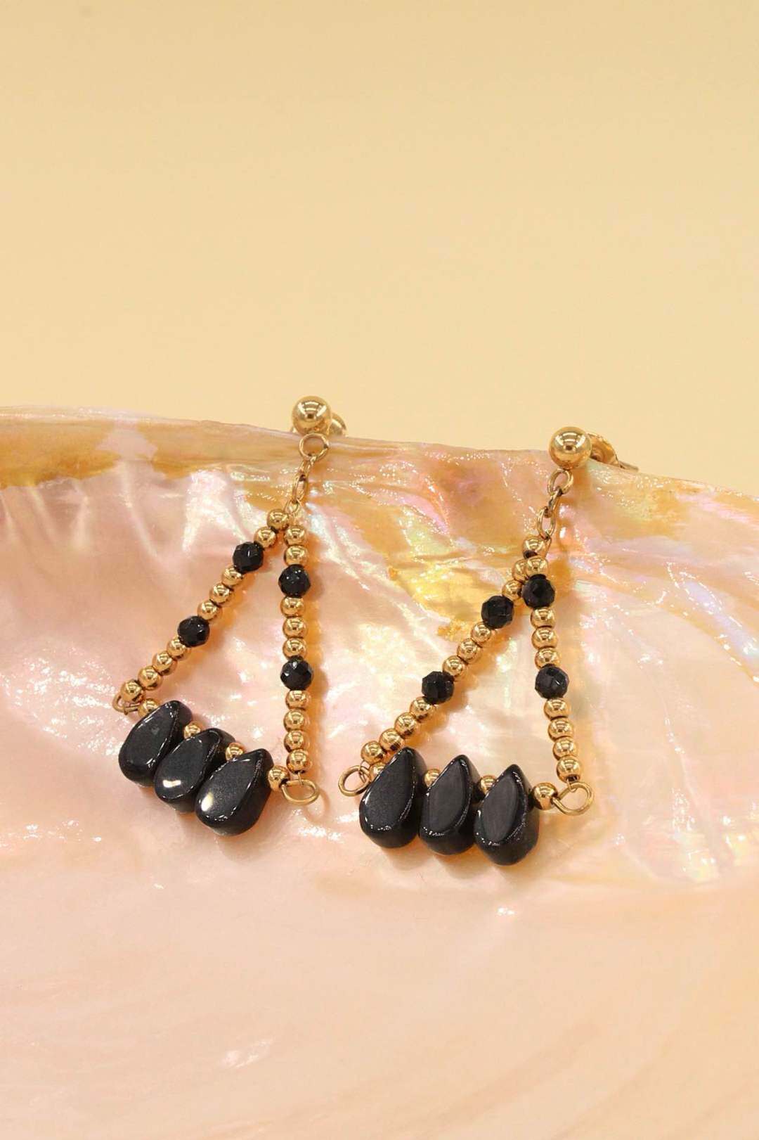 Wholesaler MAISON OKAMI - Steel triangle earrings