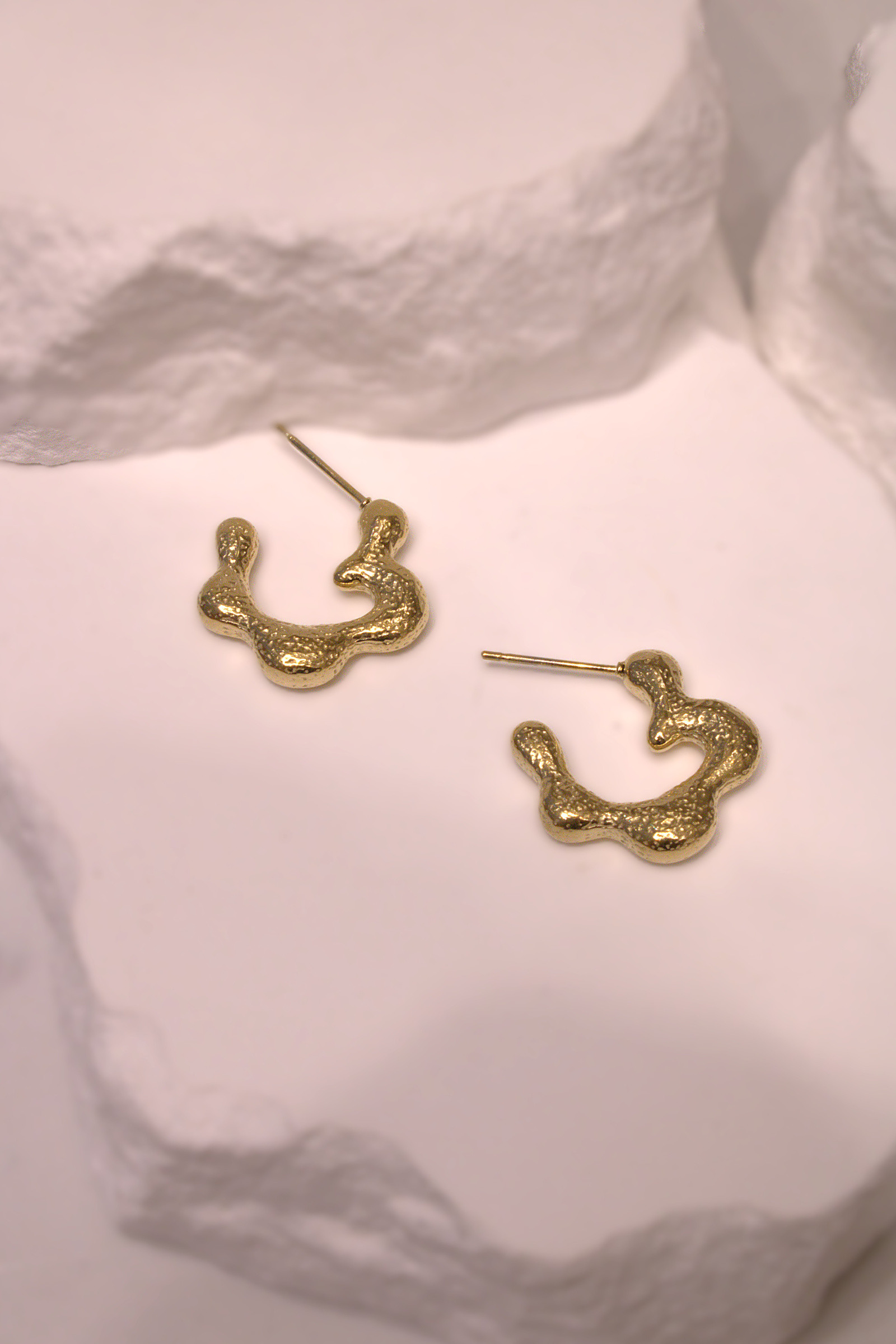Wholesaler MAISON OKAMI - Textured freeform earrings