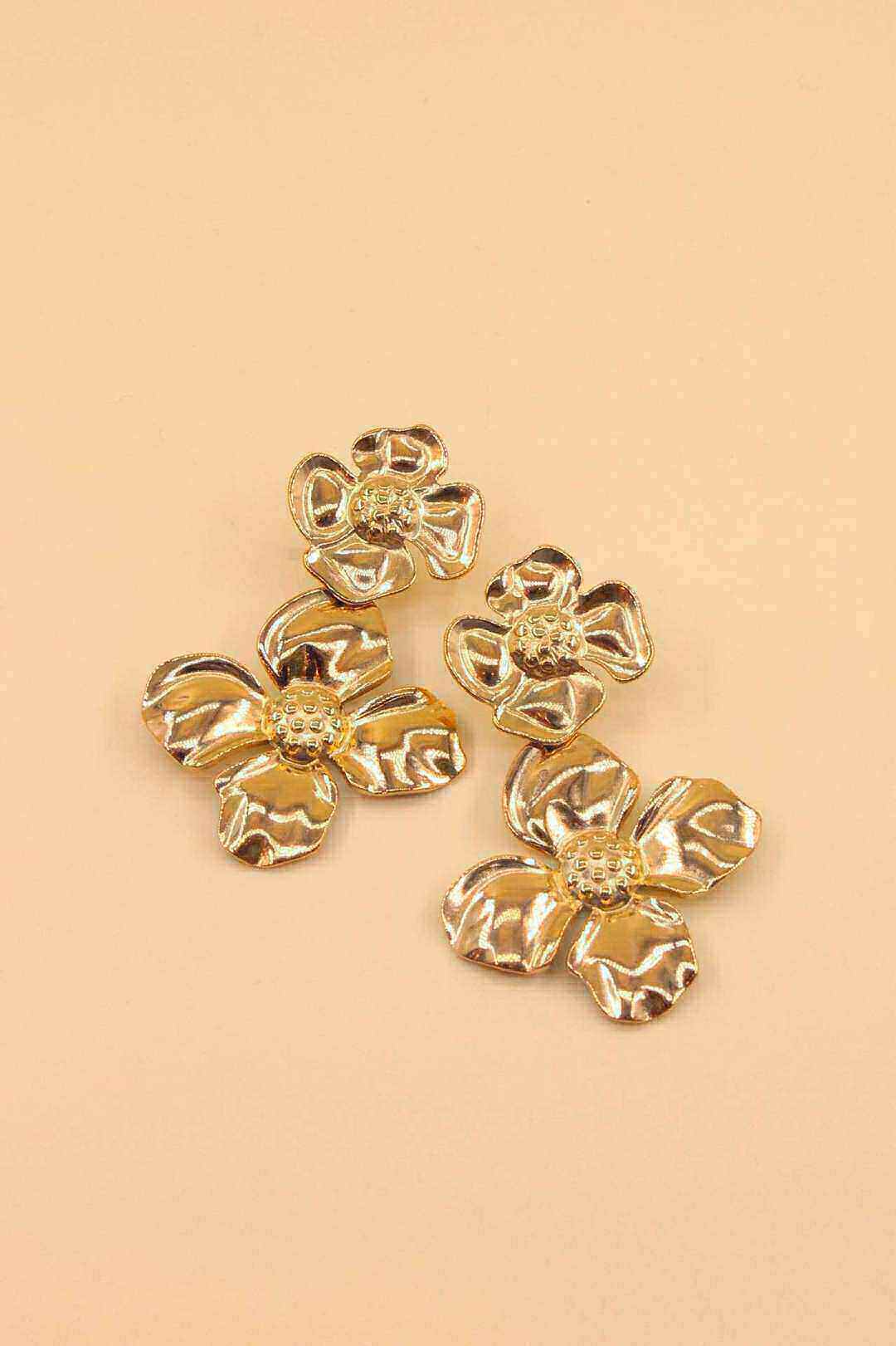 Grossiste MAISON OKAMI - Boucles d'oreilles fleurs acier 100% inox