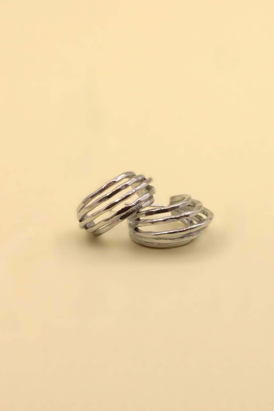 Wholesaler MAISON OKAMI - Textured hoop earrings in stainless steel