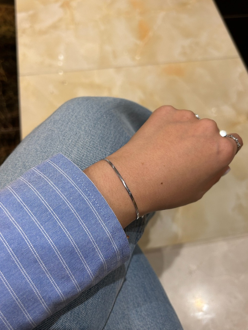 Grossiste MAISON OKAMI - Bracelet jonc fin - élégante par Maison Okami