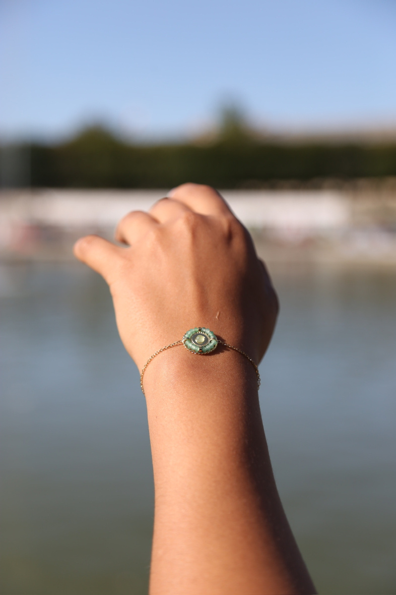 Wholesaler MAISON OKAMI - Chain bracelet with central stone - Natural elegance by Maison Okami