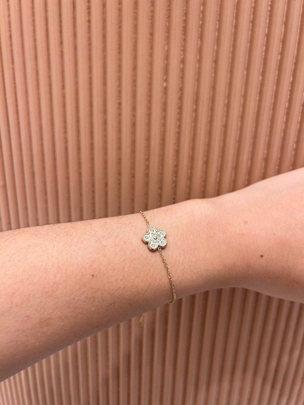 Wholesaler MAISON OKAMI - Fine bracelet with flower pendant set with Zirconium stones