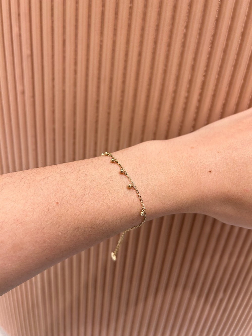 Wholesaler MAISON OKAMI - Thin bracelet with delicate ball details