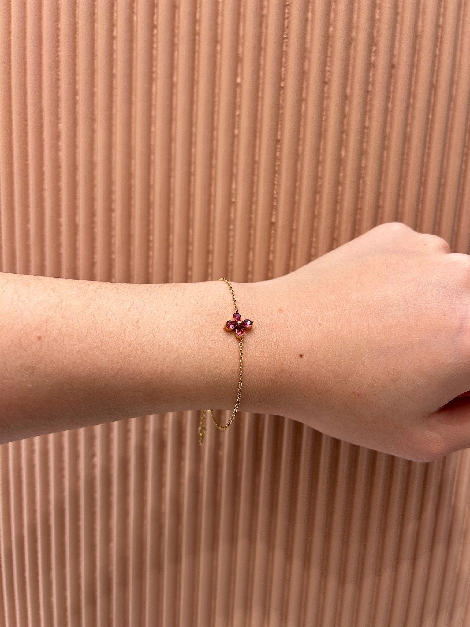Wholesaler MAISON OKAMI - Fine bracelet with flower and natural stone pendant