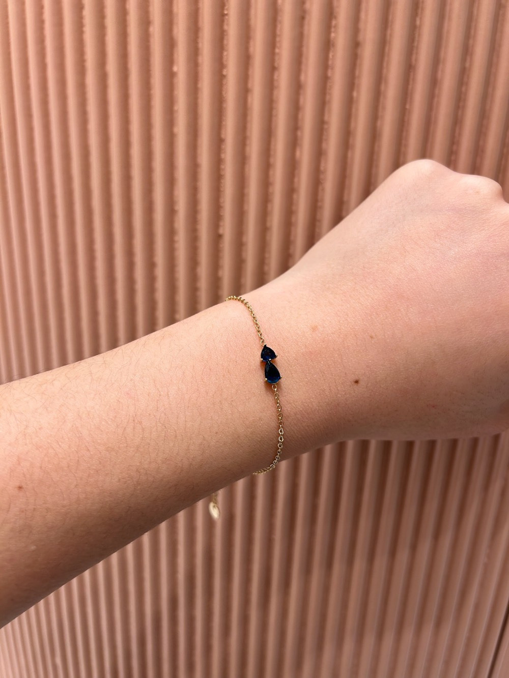 Wholesaler MAISON OKAMI - Fine bracelet with drop pendant and natural stone