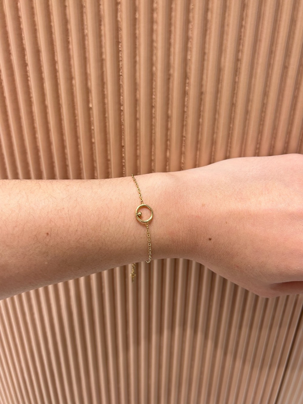 Wholesaler MAISON OKAMI - Thin bracelet with minimalist circle pendant