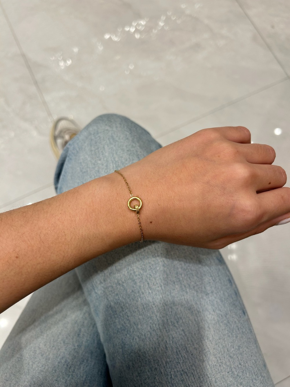 Wholesaler MAISON OKAMI - Thin bracelet with open circle pendant