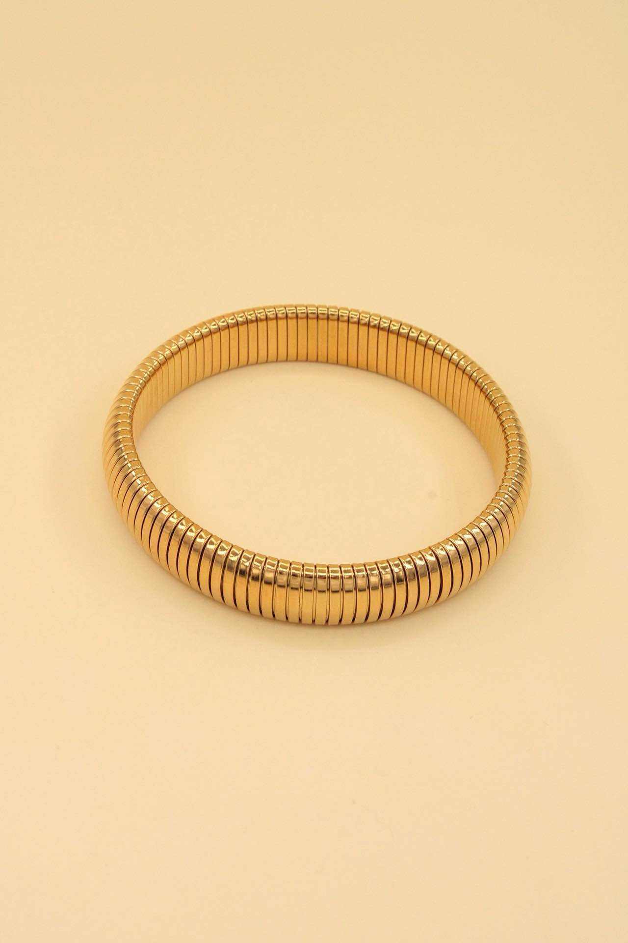 Mayorista MAISON OKAMI - Brazalete de Acero Inoxidable con Diseño Elegante