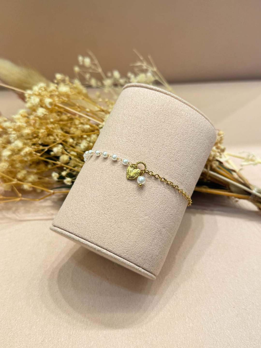 Wholesaler MAISON OKAMI - Delicate stainless steel bracelet with heart and beads