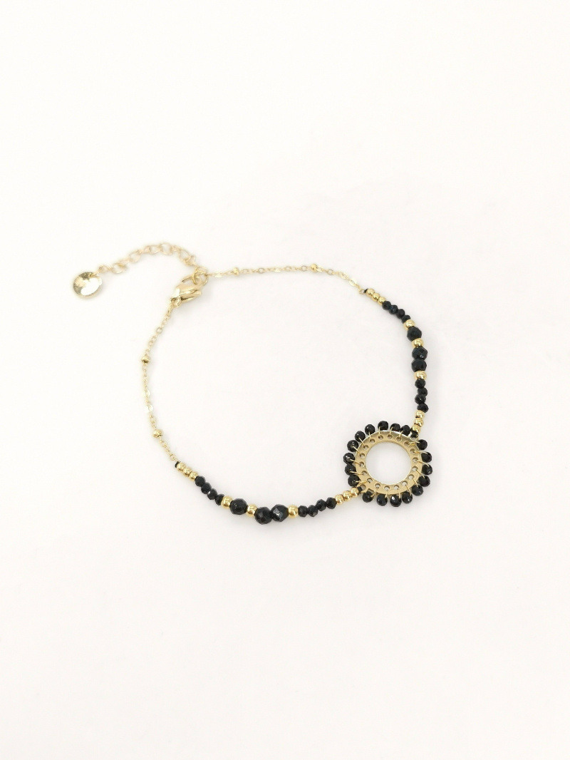 Grossiste MAISON OKAMI - Bracelet élégant avec pendentif cercle orné de perles