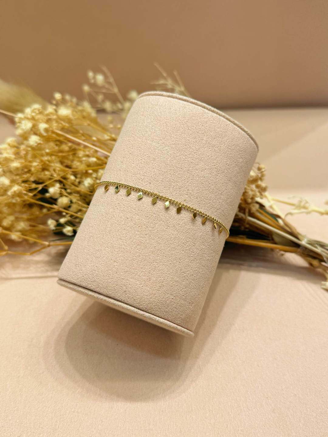 Grossiste MAISON OKAMI - Bracelet élégant en acier inoxydable à maillons avec motifs pendants