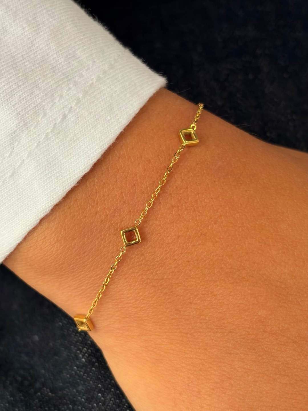 Grossiste MAISON OKAMI - Bracelet en Acier Inoxydable avec Motifs Carrés