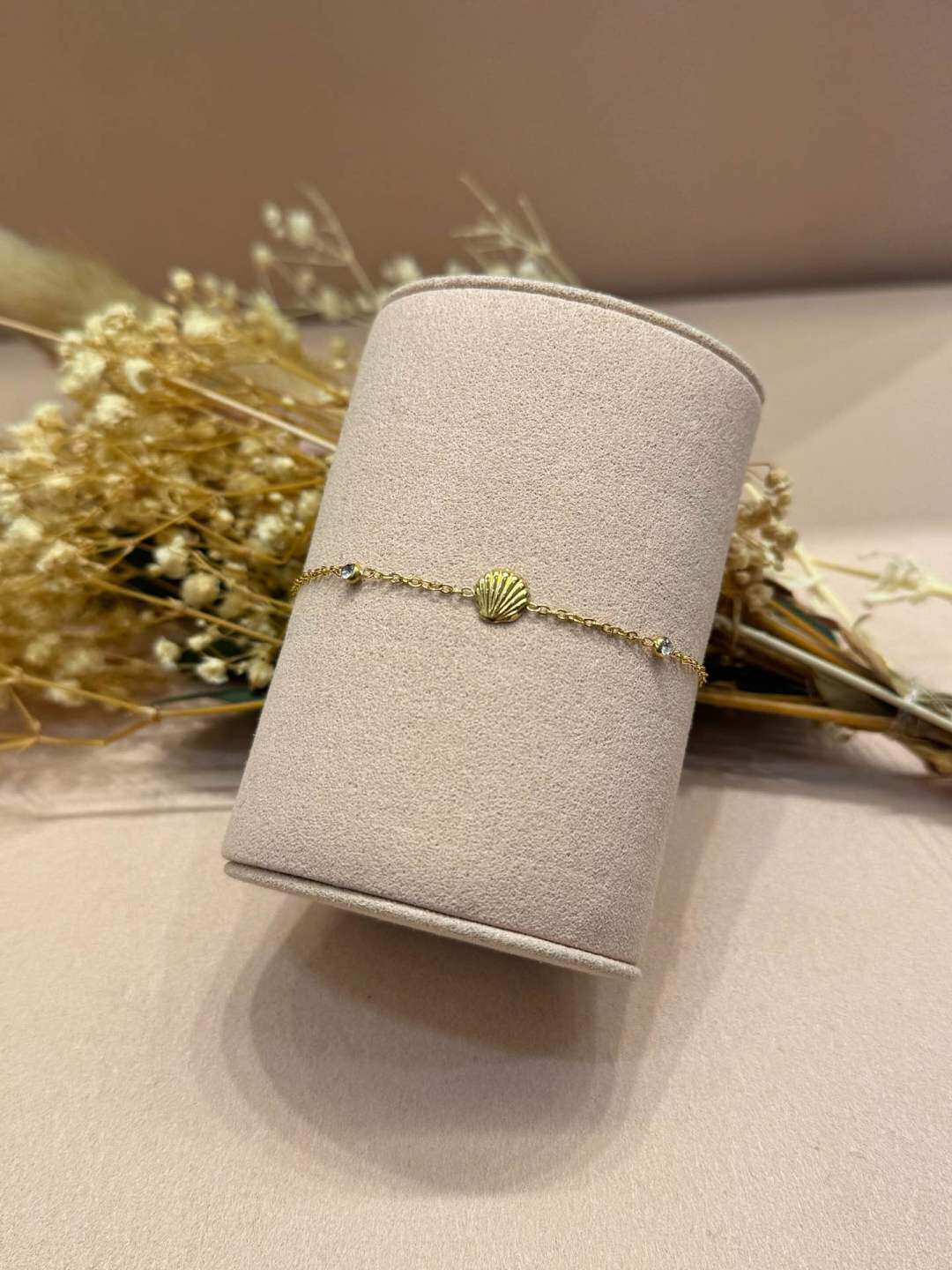 Grossiste MAISON OKAMI - Bracelet en Acier Inoxydable avec Charm en Coquillage