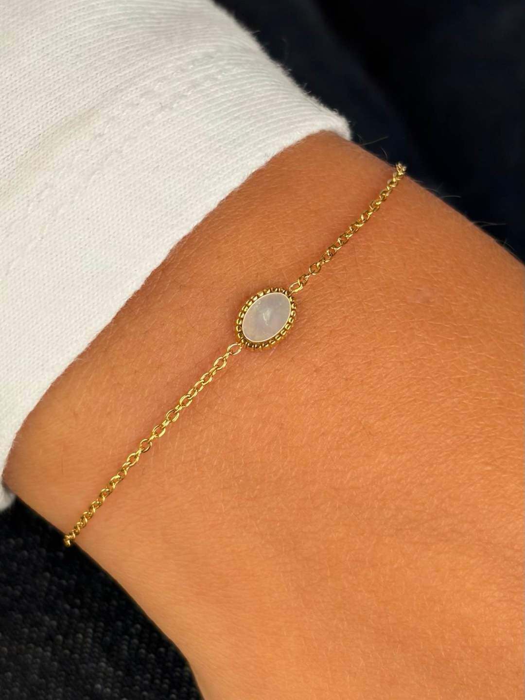 Wholesaler MAISON OKAMI - Elegant stainless steel bracelet with oval natural stone