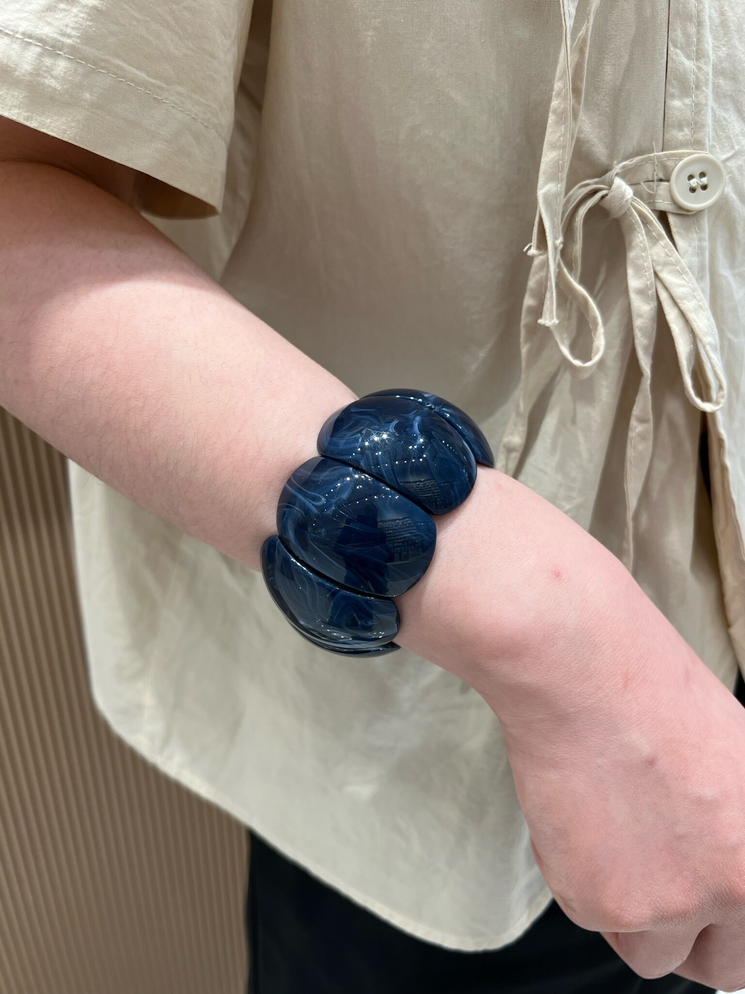 Grossiste MAISON OKAMI - Bracelet large en résine effet marbré