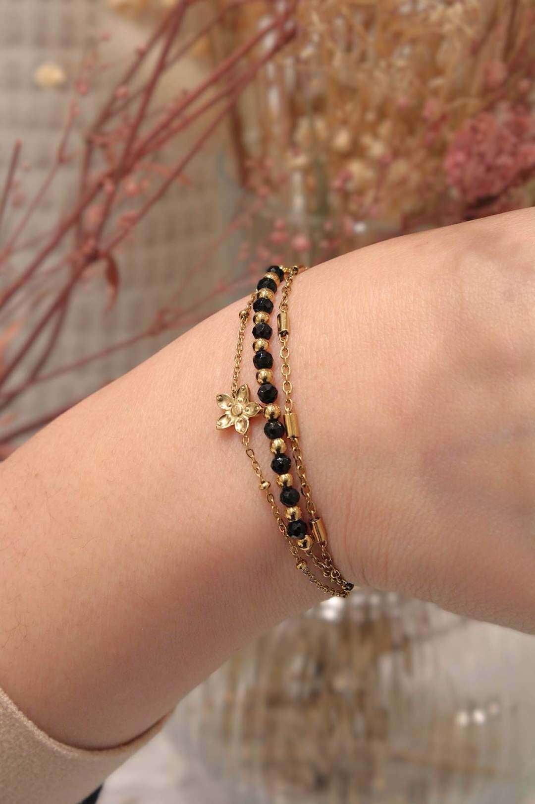 Wholesaler MAISON OKAMI - Natural stone bracelet with floral pattern and delicate chain