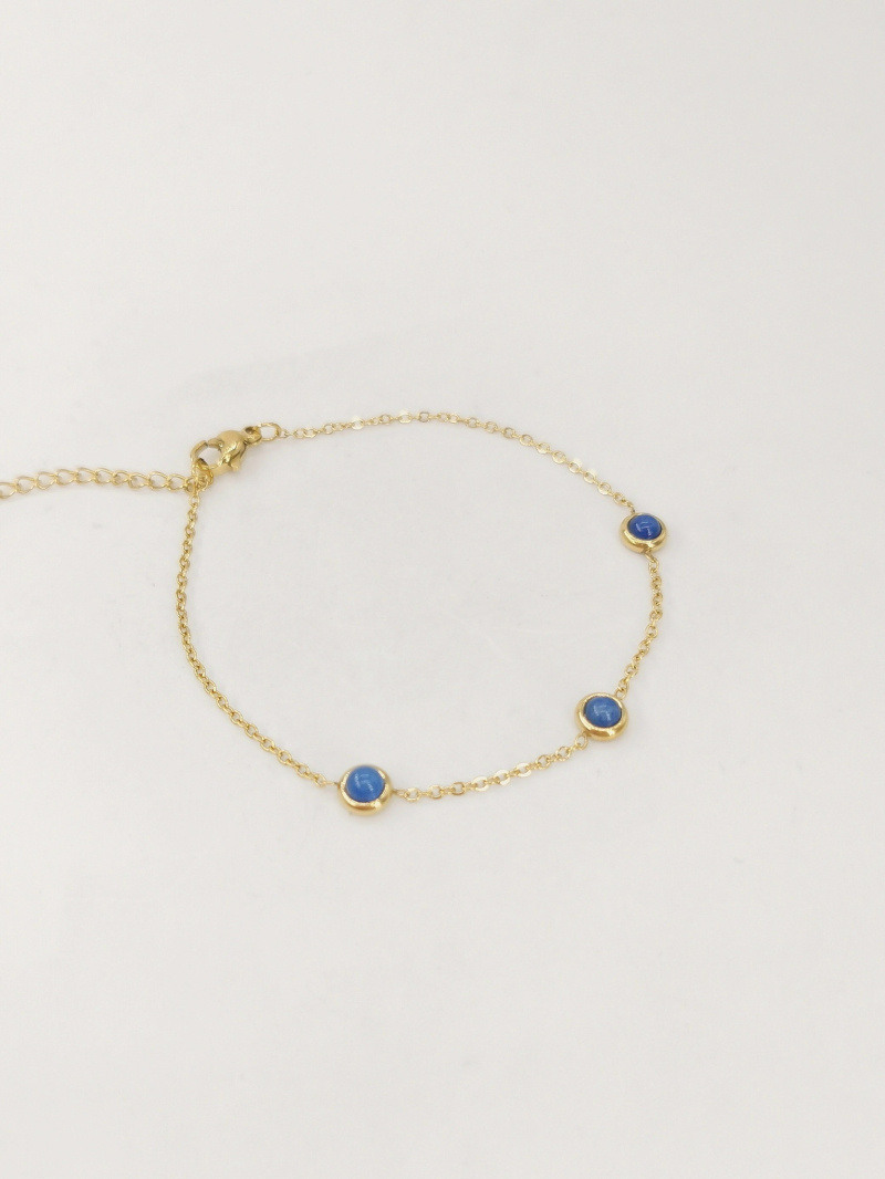 Grossiste MAISON OKAMI - Bracelet Simple et Chic avec Trois Motifs Ronds et Pierre Naturelle