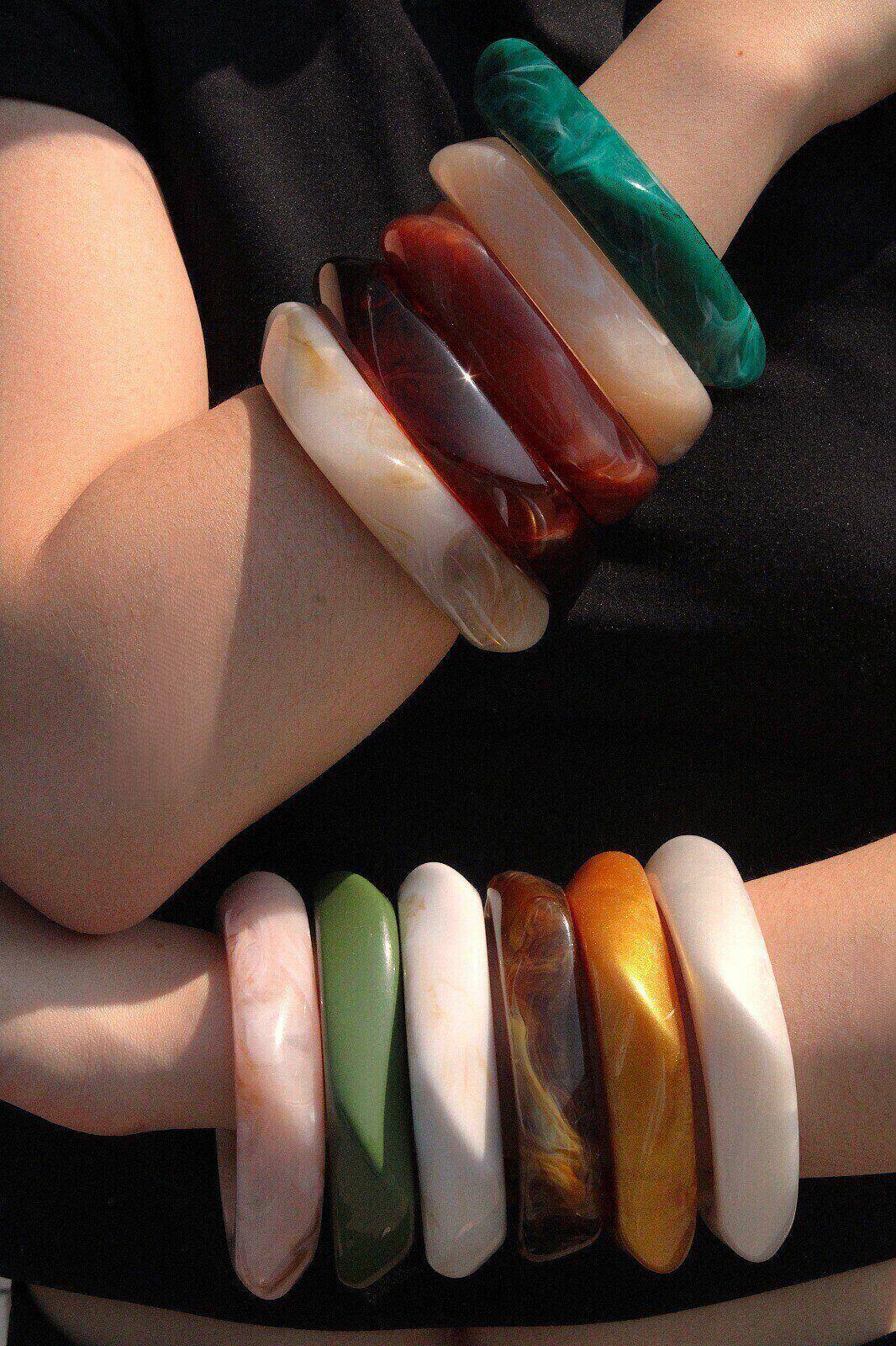 Wholesaler MAISON OKAMI - Elegant resin bracelet with organic patterns