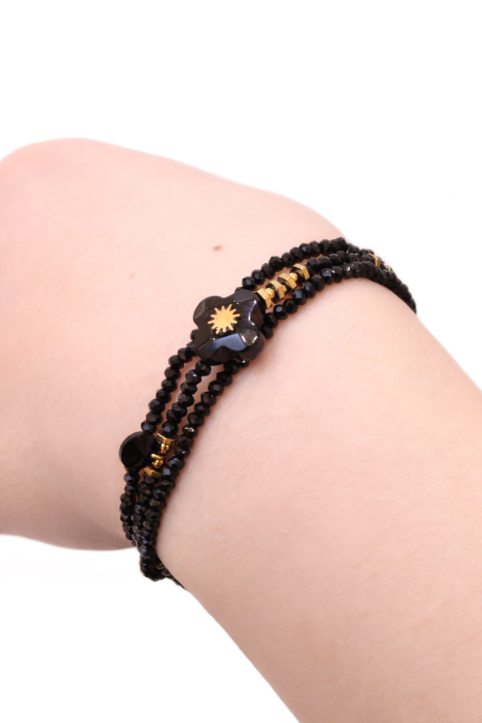 Wholesaler MAISON OKAMI - Two bracelet and necklace in a pearl flower