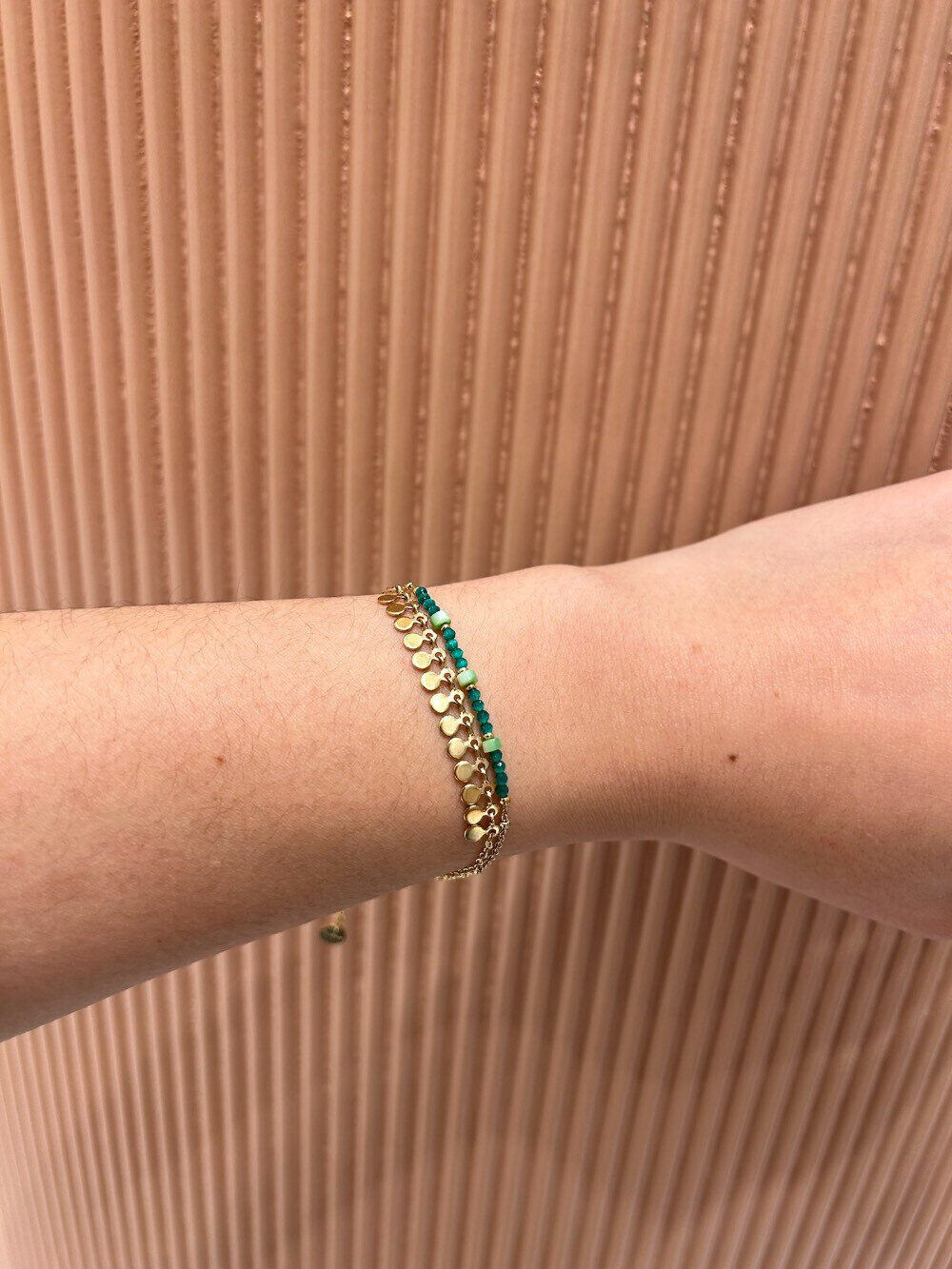 Großhändler MAISON OKAMI - Zweireihiges Armband mit Pailletten und Perlen