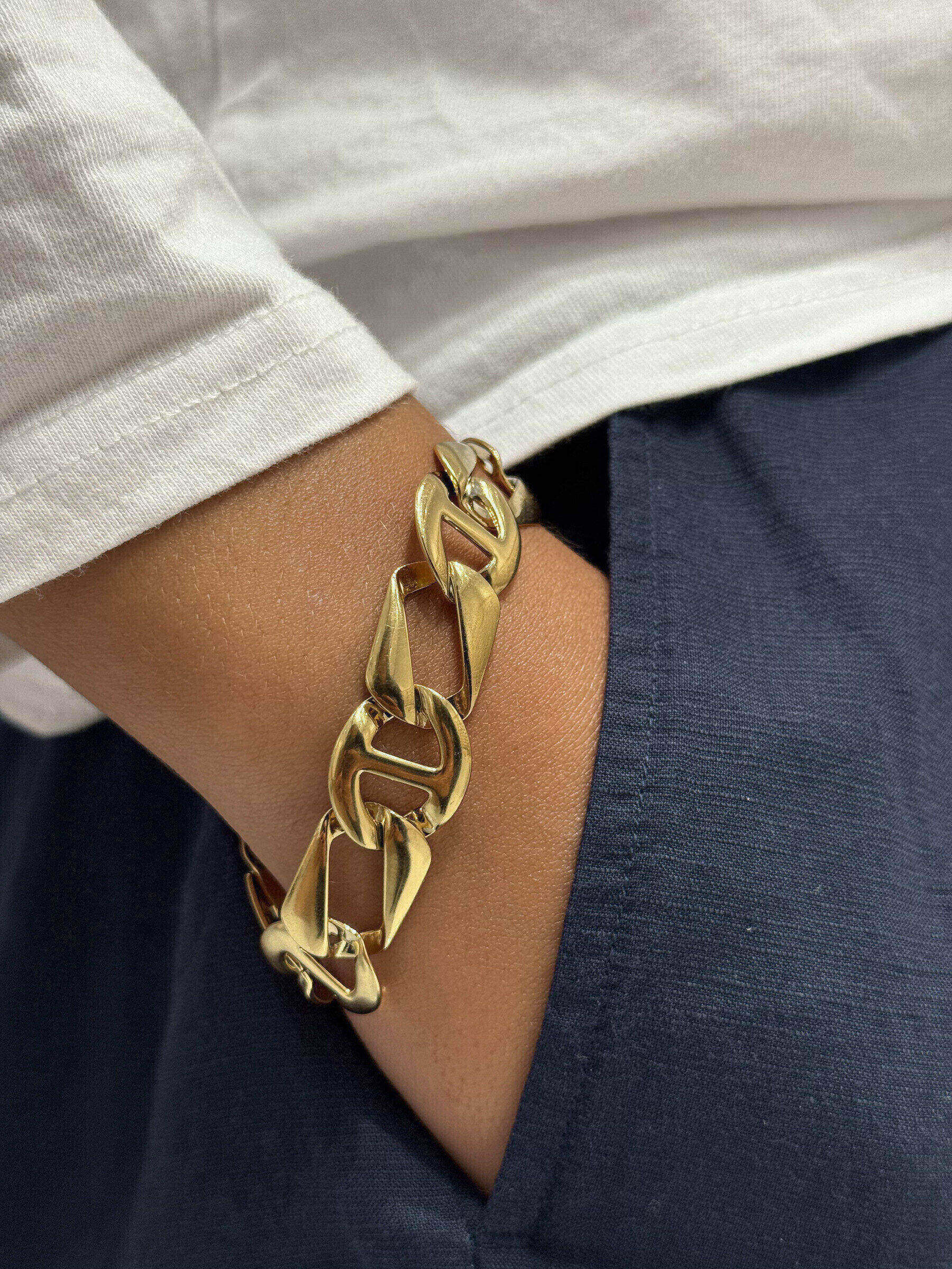 Wholesaler MAISON OKAMI - Thick chain bracelet with textured links retro style