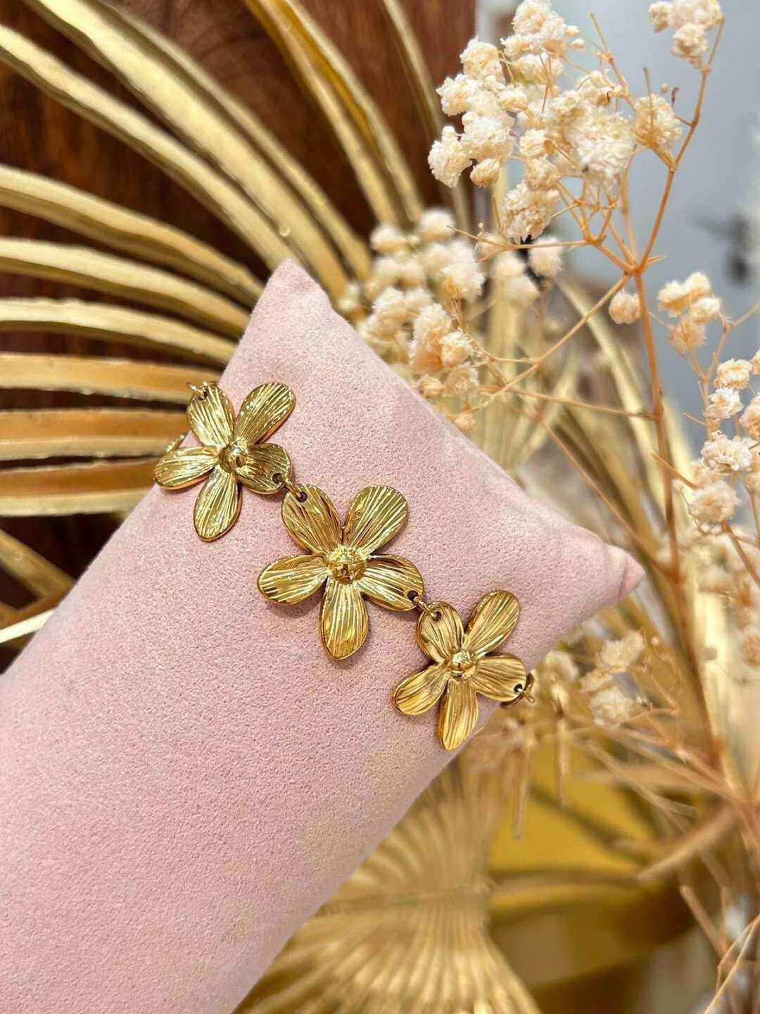 Grossiste MAISON OKAMI - Bracelet fleurs acier inoxydable