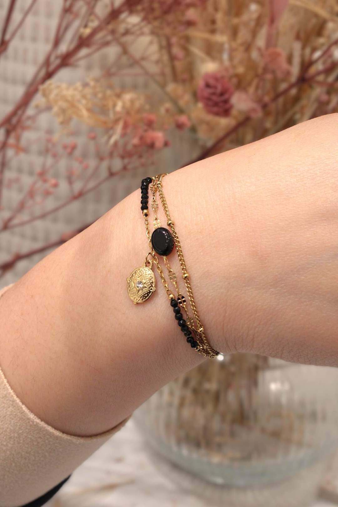 Wholesaler MAISON OKAMI - Natural Stone Bracelet with Golden Details and Slim Chain