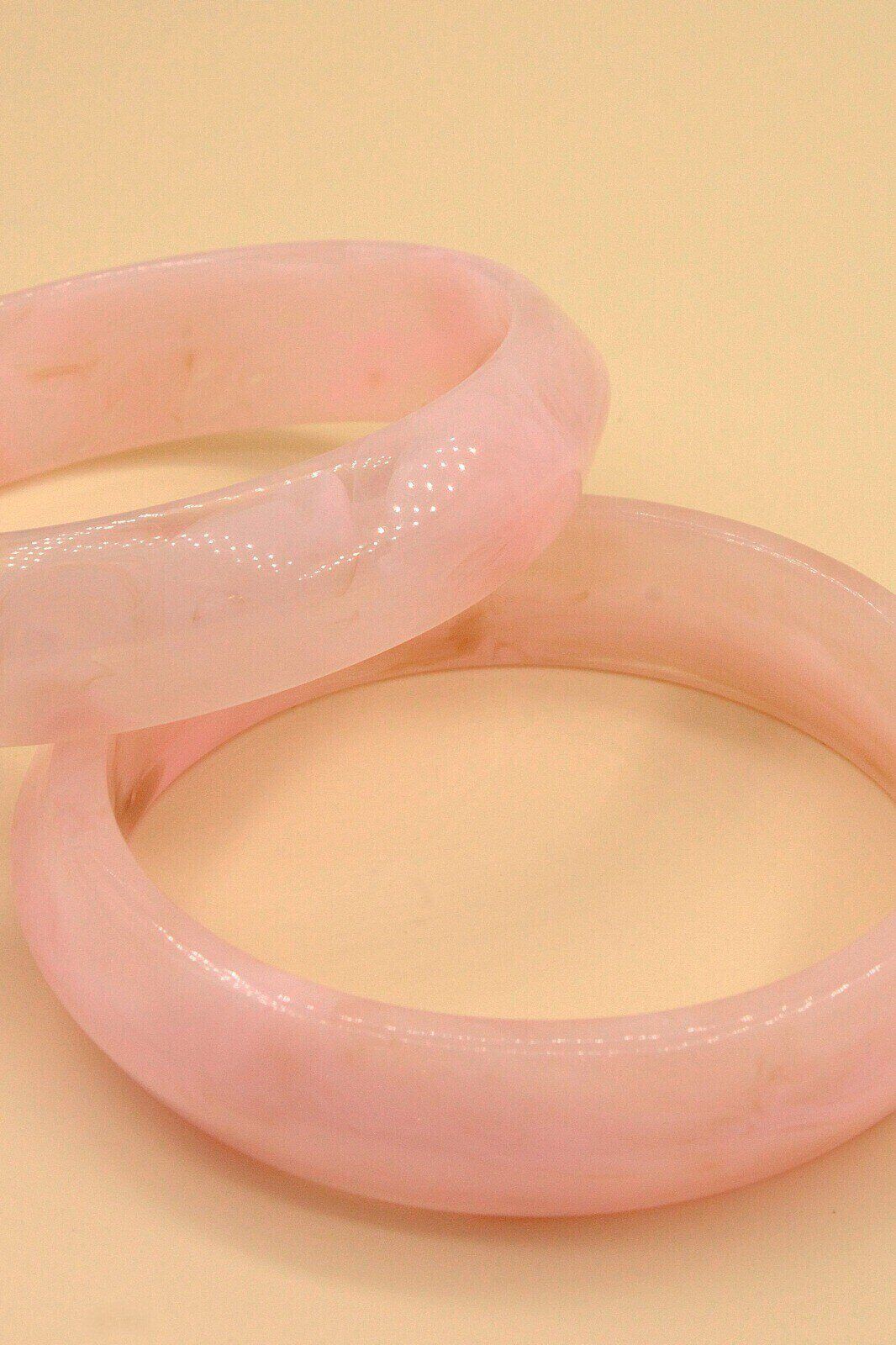 Wholesaler MAISON OKAMI - Resin bangle bracelet with an elegant and modern design