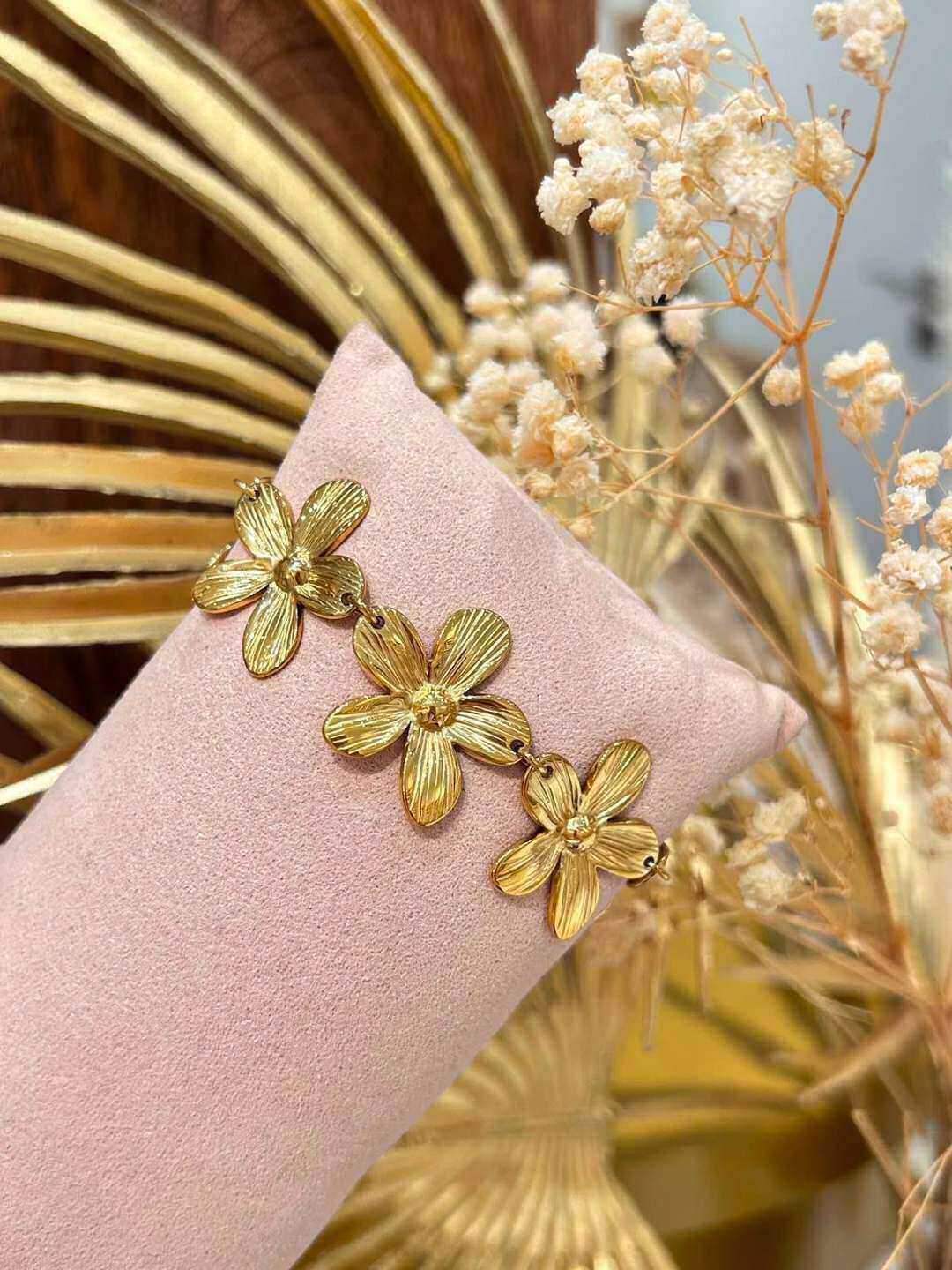 Grossiste MAISON OKAMI - Bracelet fleurs acier inoxydable