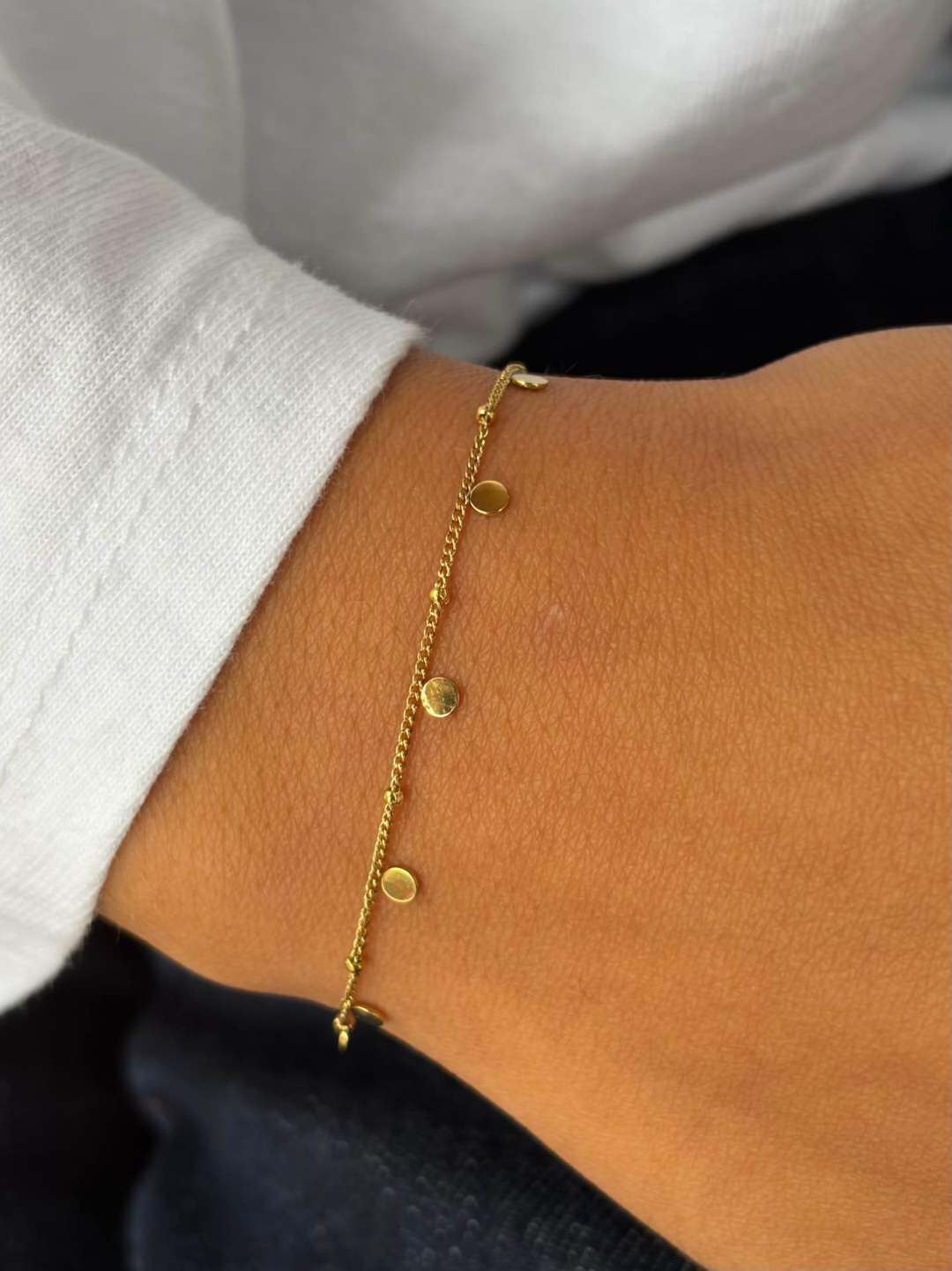 Grossiste MAISON OKAMI - Bracelet Minimaliste en Acier Inoxydable avec Détails Arrondis