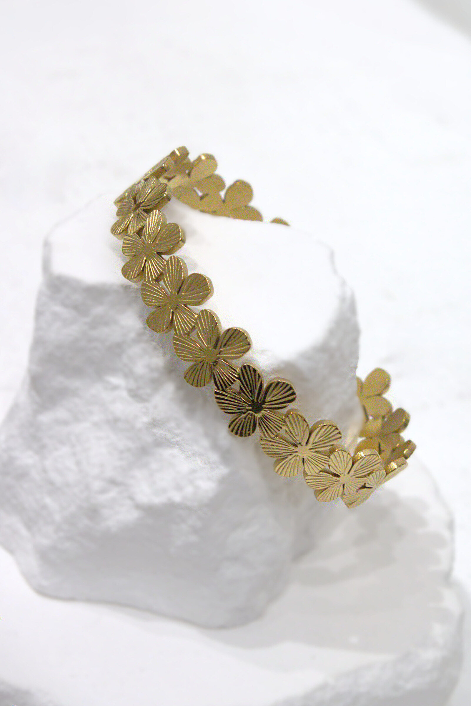 Großhändler MAISON OKAMI - Durchbrochenes graviertes Blumenarmband
