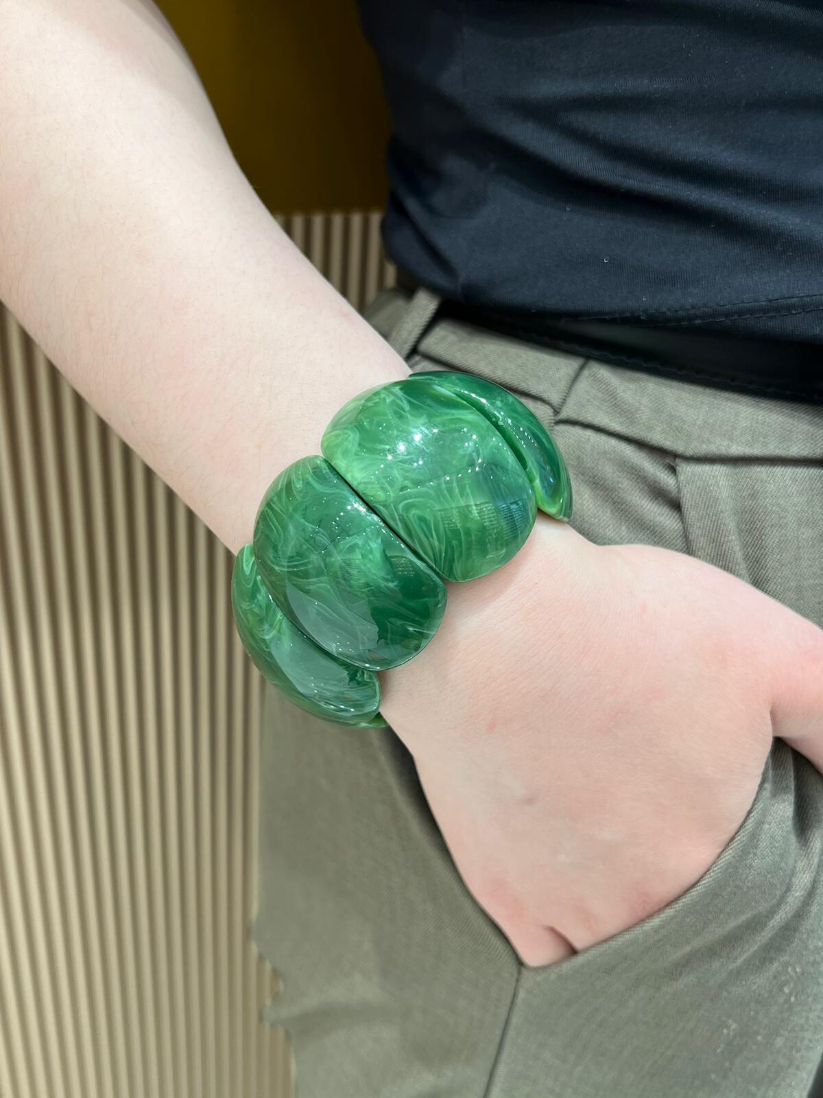 Mayorista MAISON OKAMI - Brazalete de resina grande veloz
