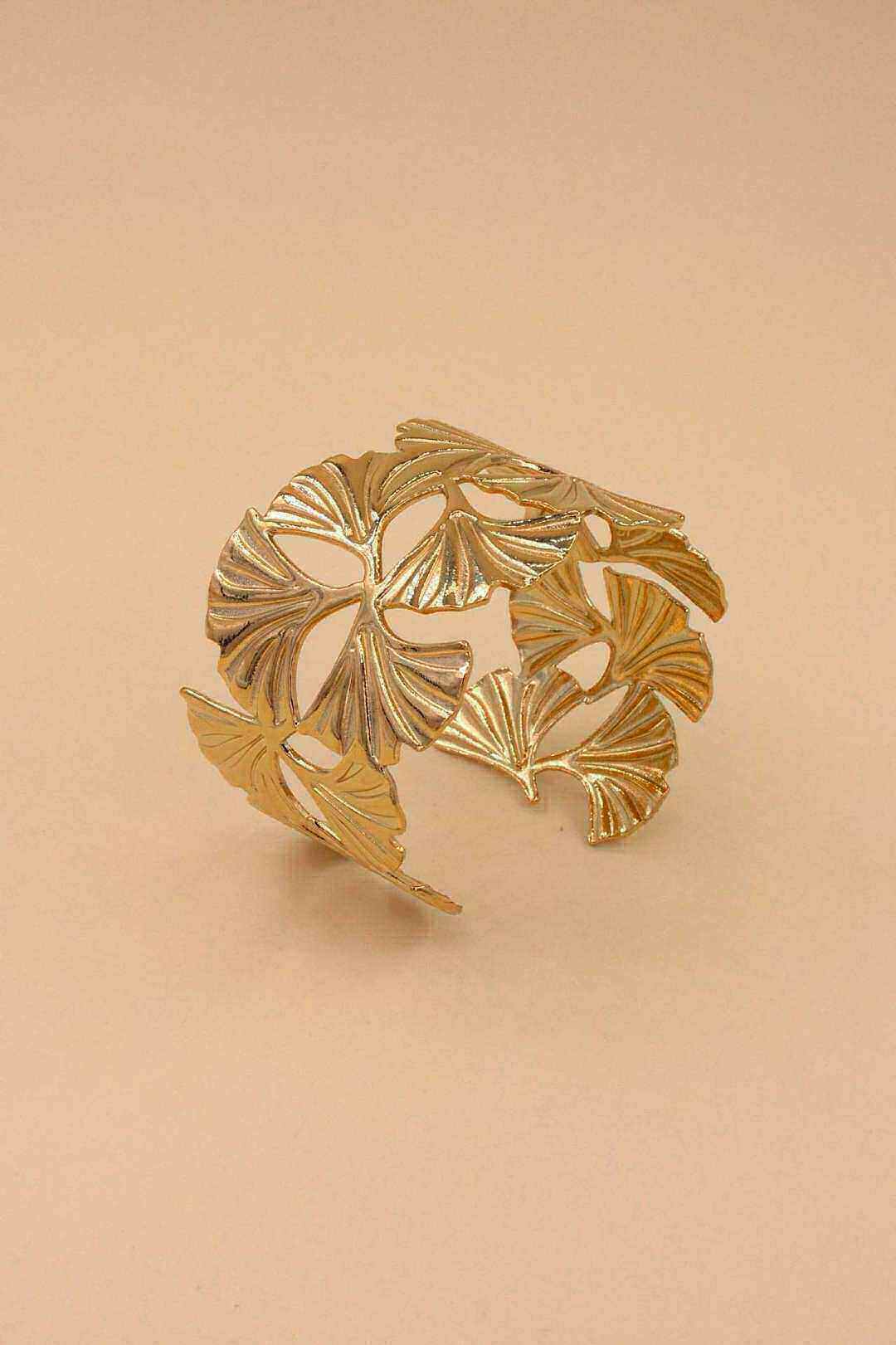 Wholesaler MAISON OKAMI - Stainless Steel Cuff with Ginkgo Pattern