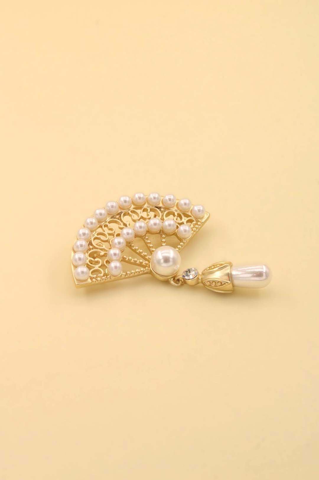 Mayorista MAISON OKAMI - Broche en forma de abanico con perlas de acero inoxidable