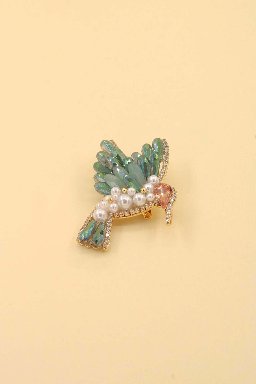 Wholesaler MAISON OKAMI - Hummingbird brooch with decorative stones and pearls