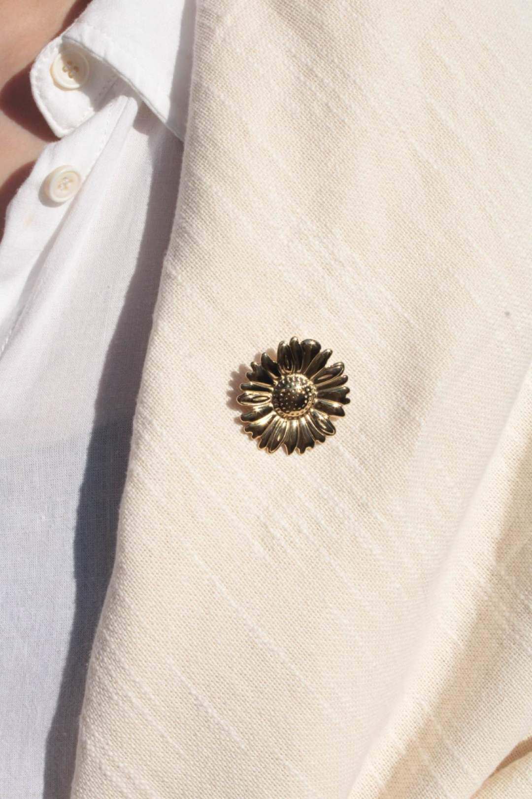 Grossiste MAISON OKAMI - Broche Fleur en Acier Inoxydable au Design Épuré
