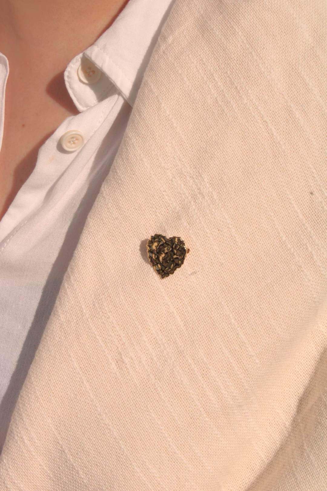 Wholesaler MAISON OKAMI - Stainless steel brooch with an original design
