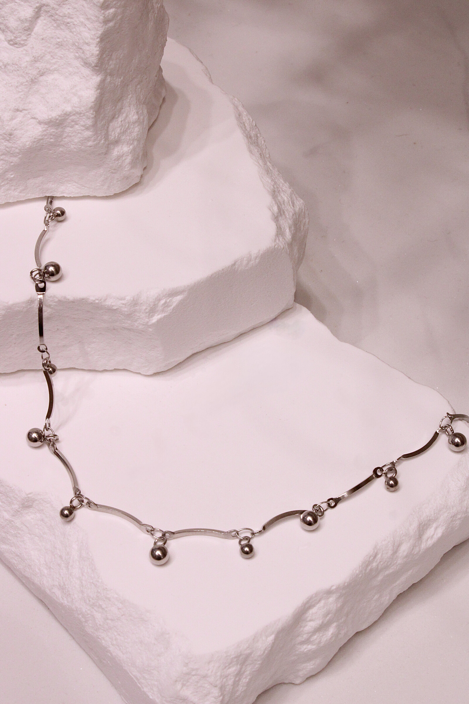 Mayorista MAISON OKAMI - Elegante cadena de tobillo con pampilles dorados