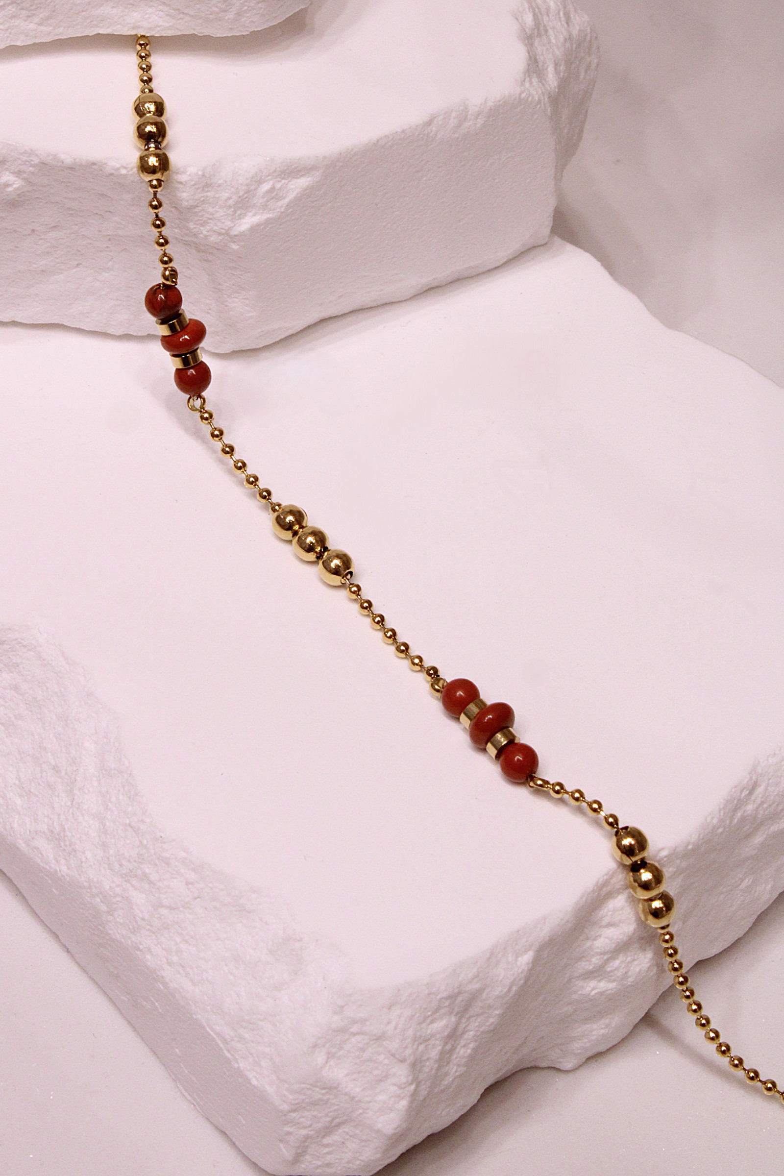 Wholesaler MAISON OKAMI - Elegant ankle chain with natural pearls and stones