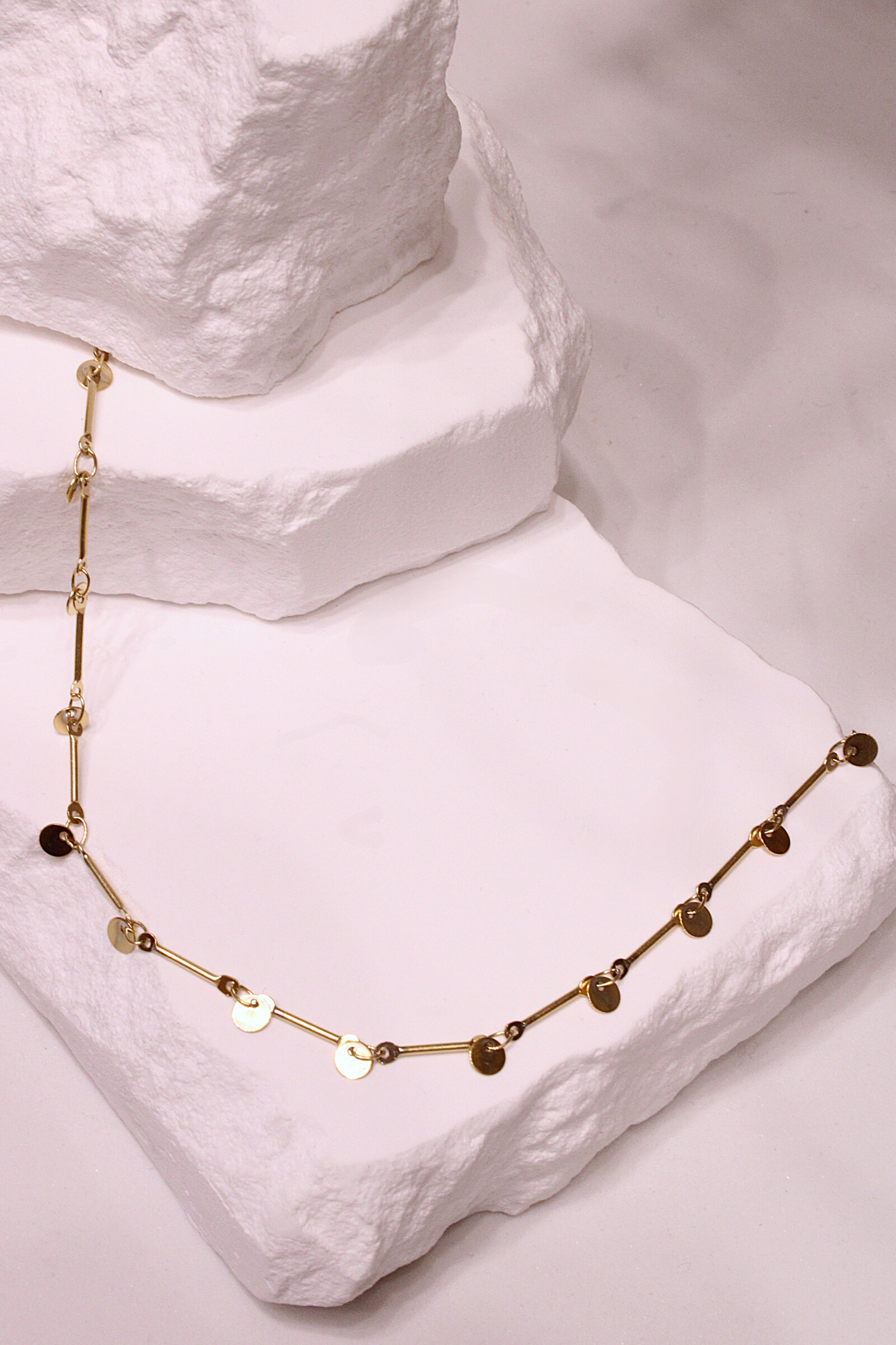 Grossista MAISON OKAMI - Elegante catena della caviglia con Pampilles minimalista