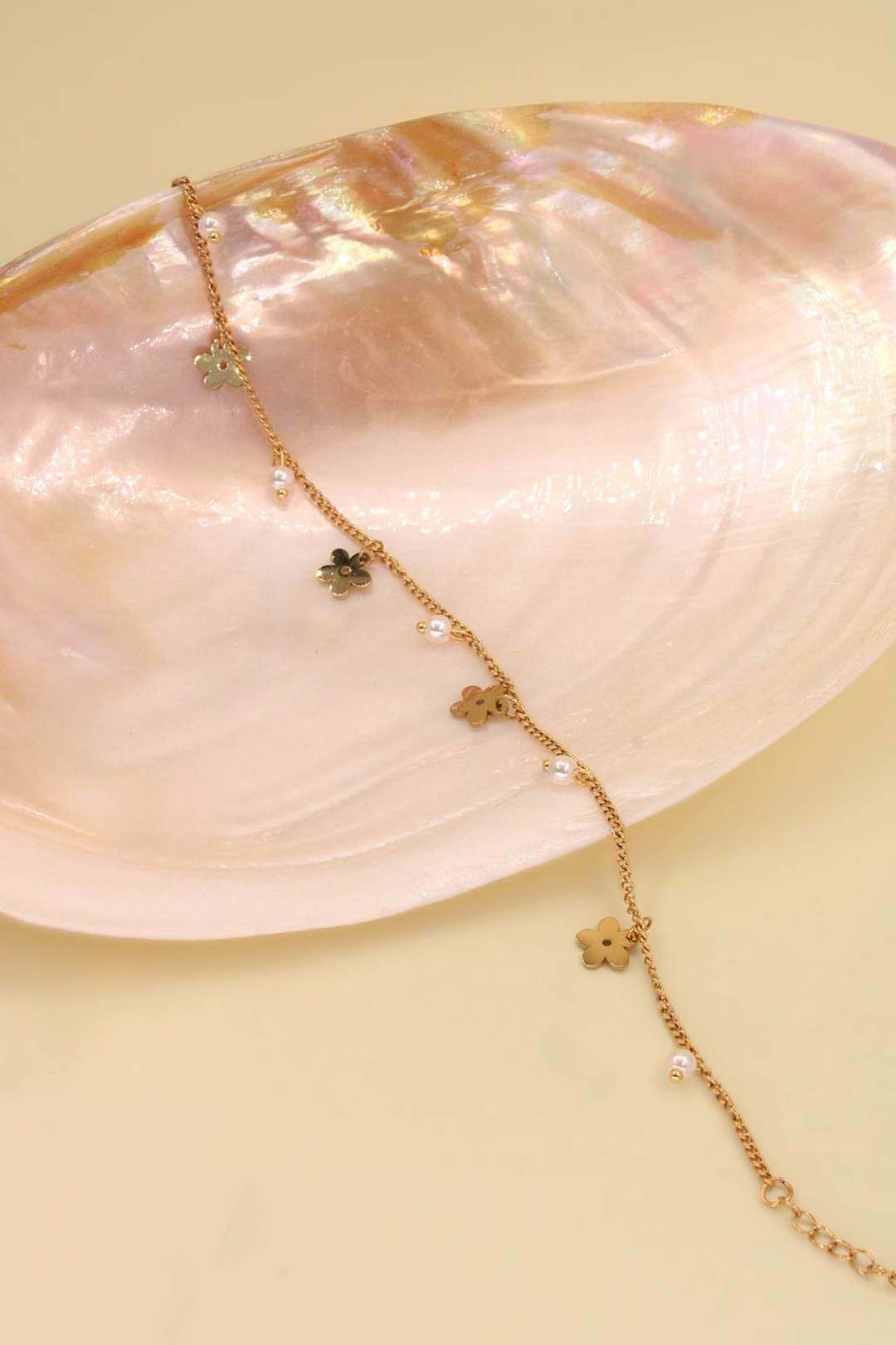 Wholesaler MAISON OKAMI - Ankle chain with flowers and pearls