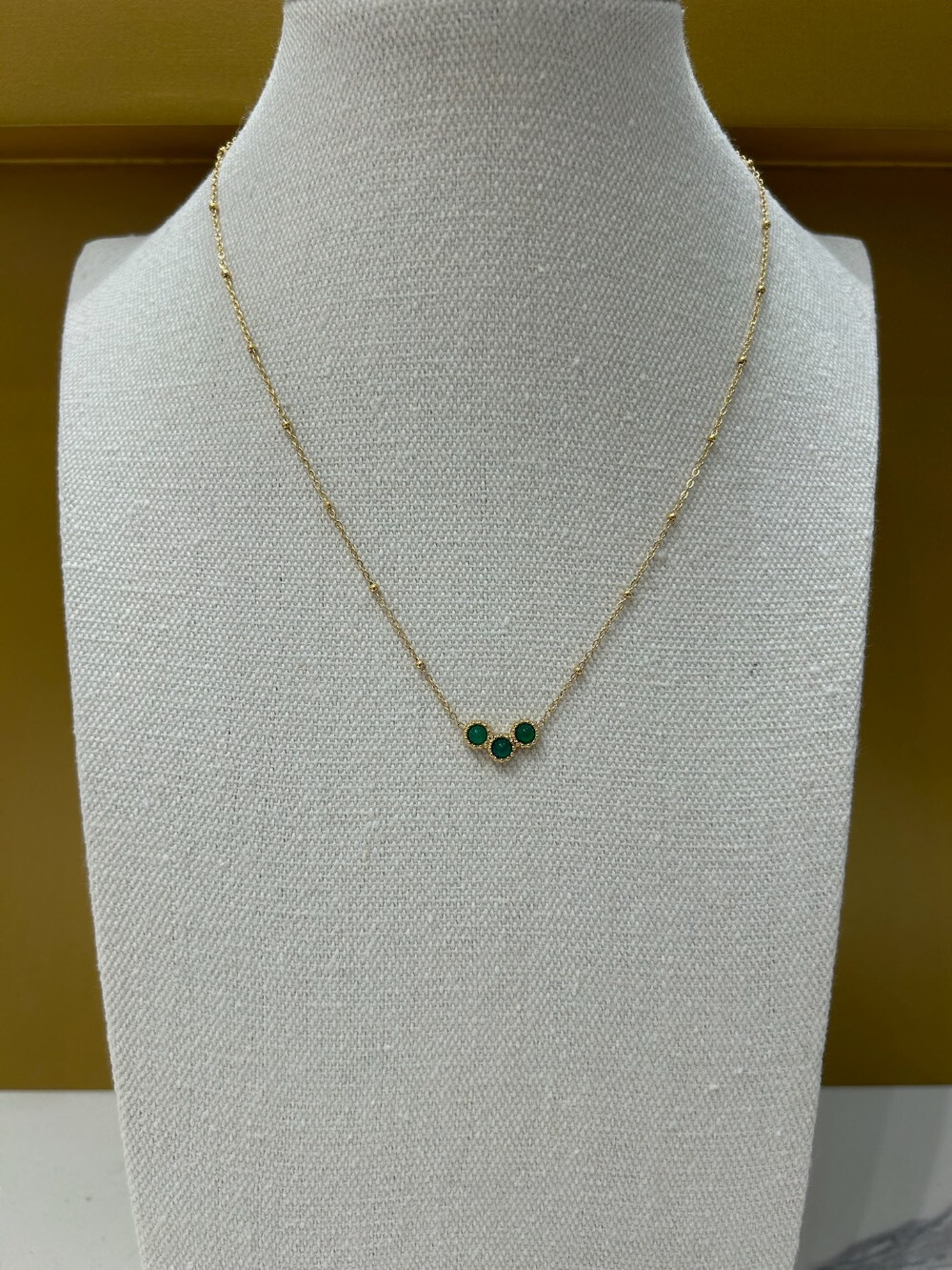 Grossiste MAISON OKAMI - Collier triple pierre en serti délicat