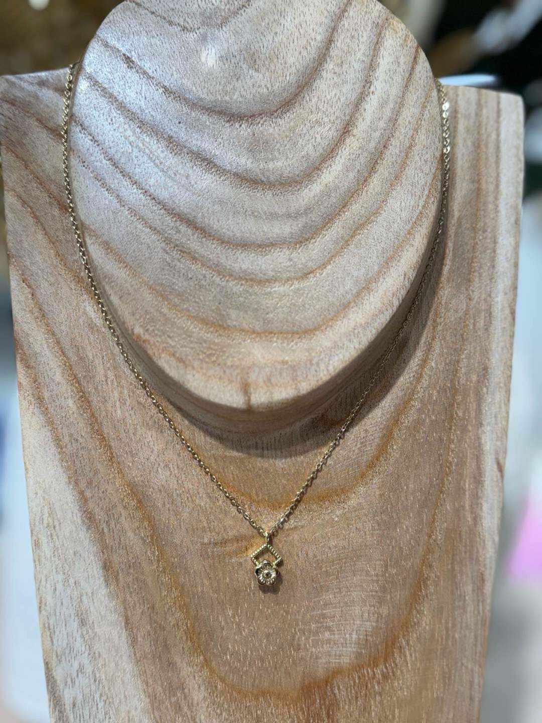 Wholesaler MAISON OKAMI - Stainless steel necklace with an elegant design