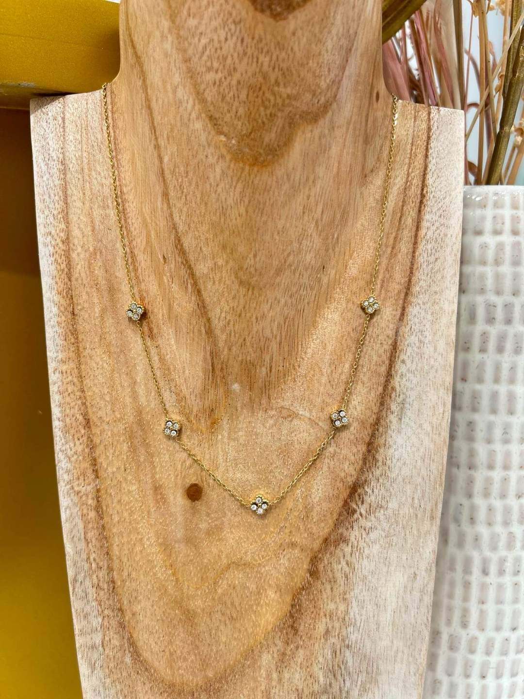 Grossista MAISON OKAMI - Collana a catena con fiori pavé