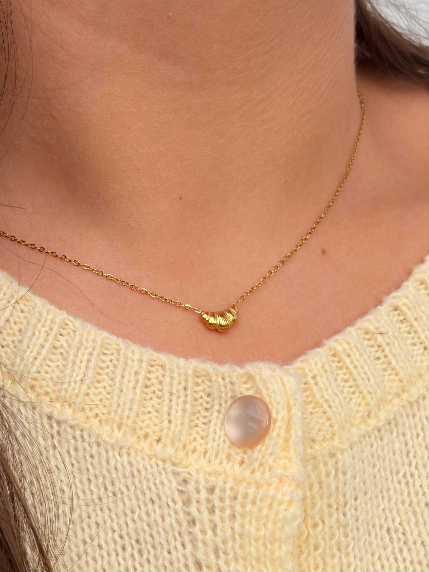 Grossiste MAISON OKAMI - Collier en Acier Inoxydable avec Motif Élégant - Style Minimaliste